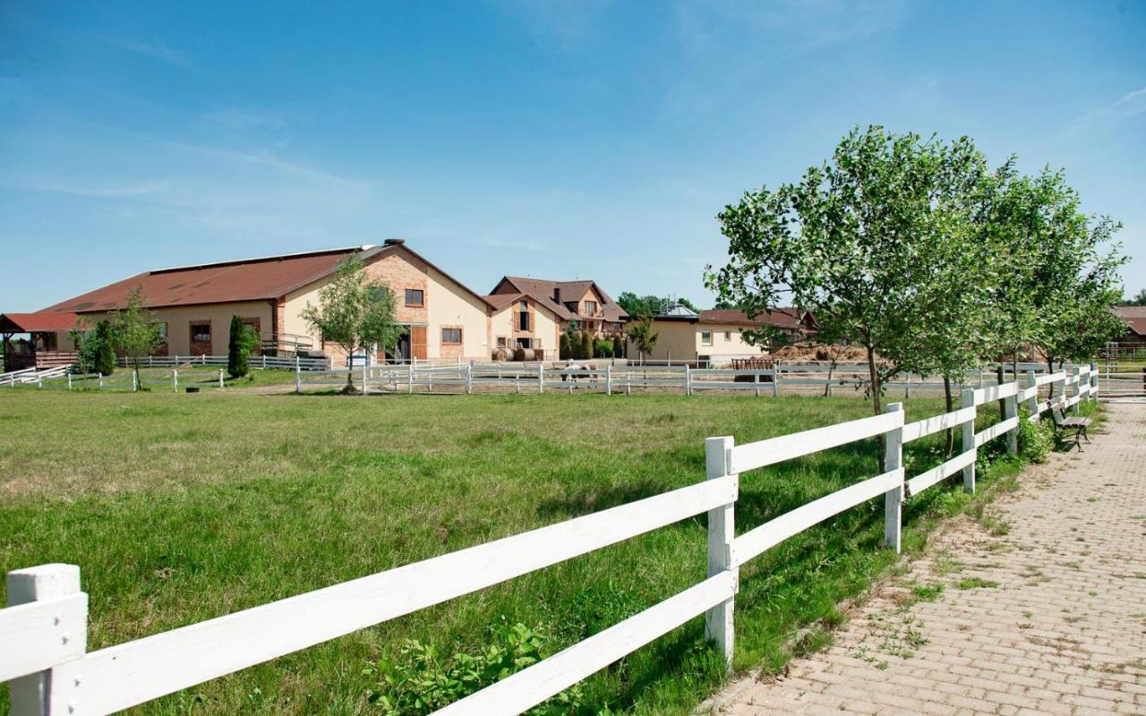 Podkowa Villa Police Exterior photo